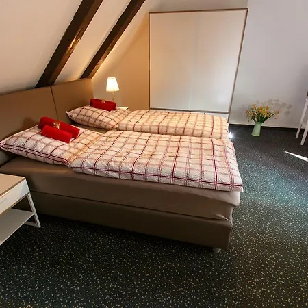 Pension Altes Burghotel Neustadt-Glewe Exterior photo